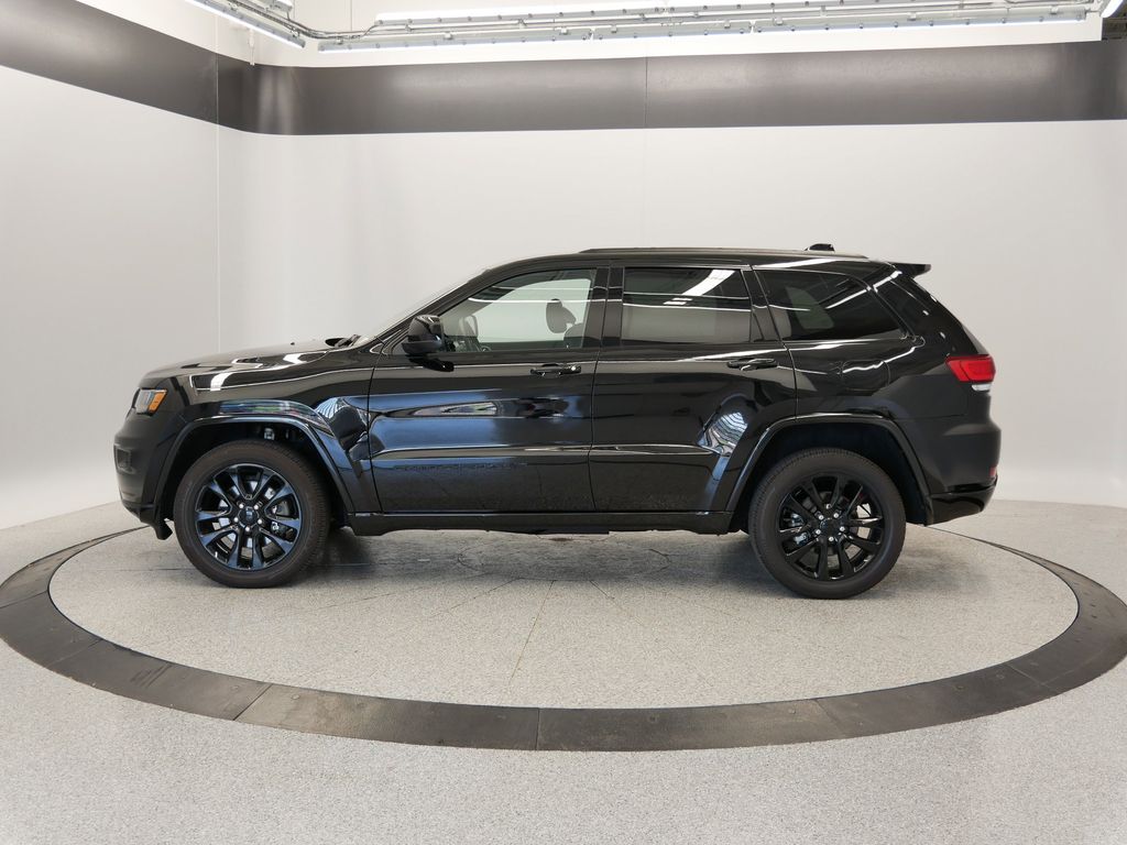 Thumbnail: 2022 Jeep Grand Cherokee - 42