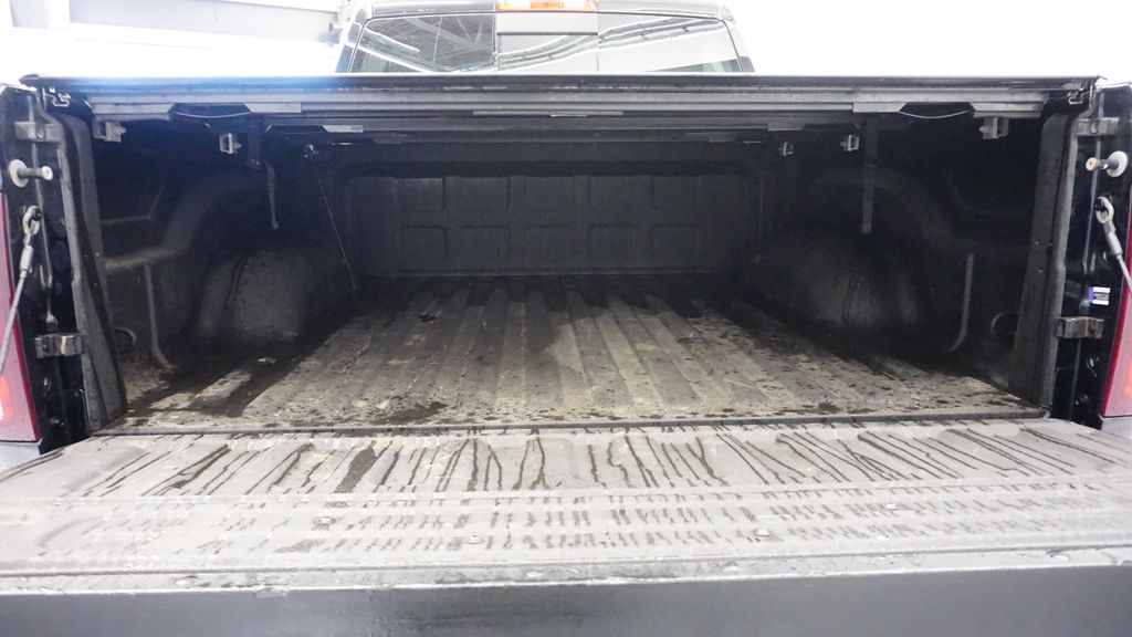 Thumbnail: 2019 RAM 1500 Classic - 21