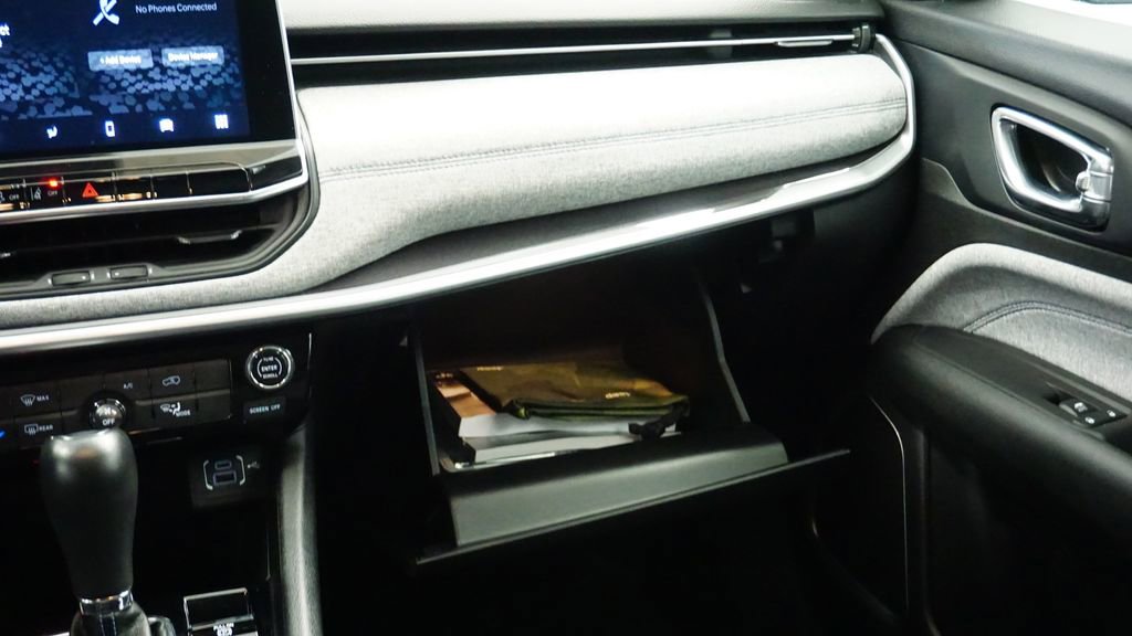 Thumbnail: 2022 Jeep Compass - 21