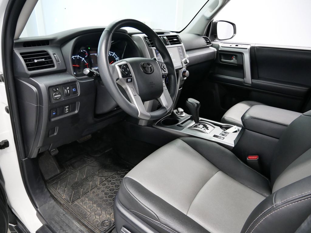 Thumbnail: 2020 Toyota 4Runner - 20