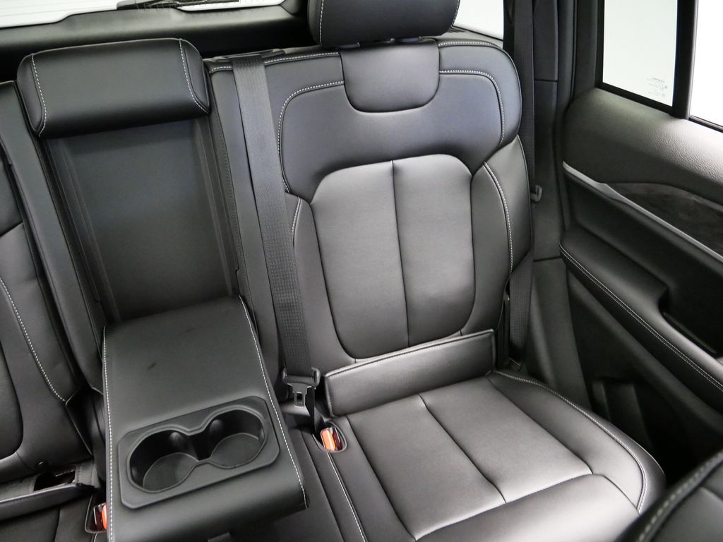 Thumbnail: 2025 Jeep Grand Cherokee - 21