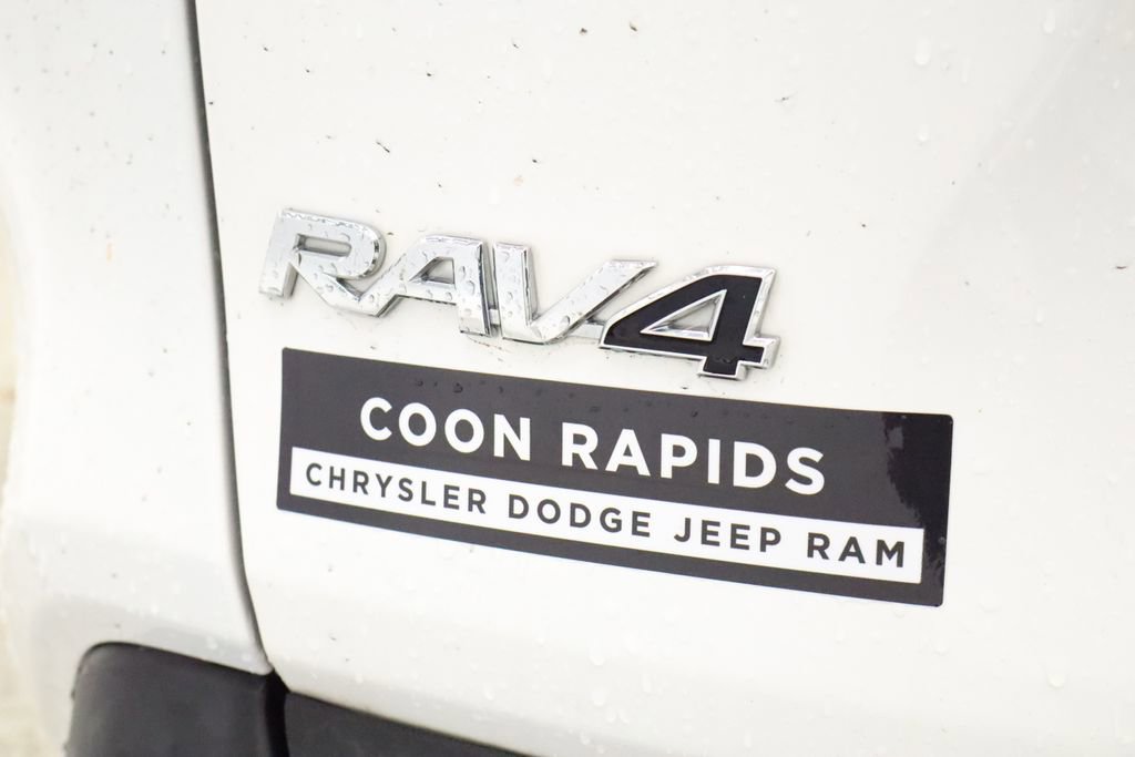 Thumbnail: 2022 Toyota RAV4 - 20
