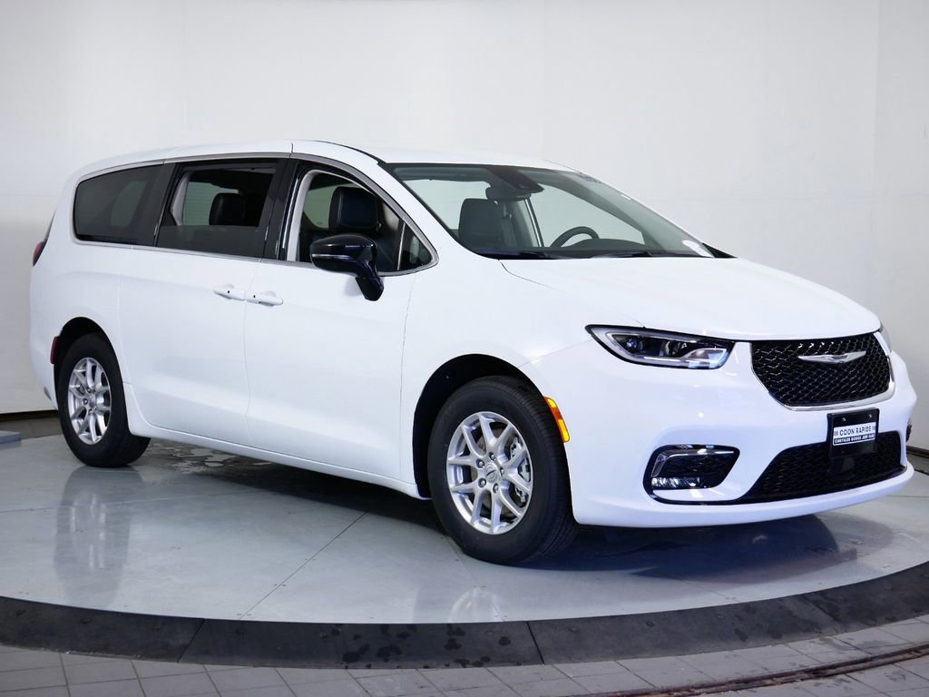 Thumbnail: 2024 Chrysler Pacifica - 2