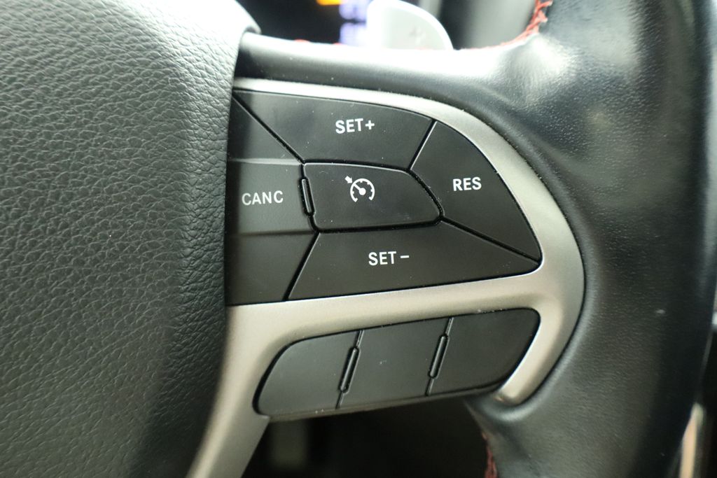 Thumbnail: 2021 Jeep Grand Cherokee - 44