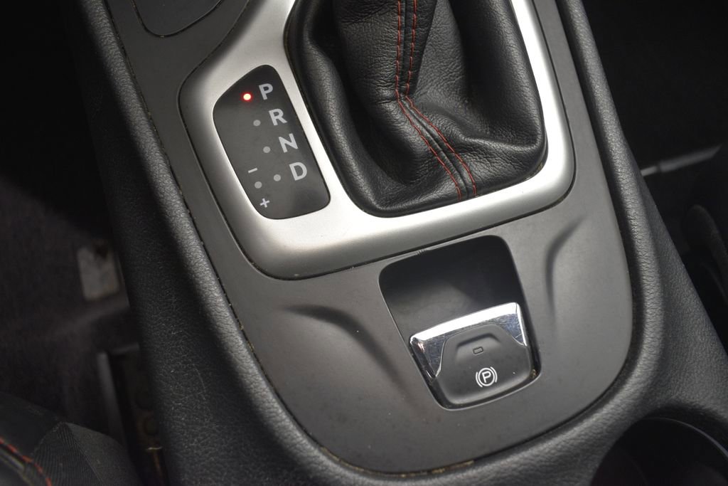 Thumbnail: 2016 Jeep Cherokee - 41