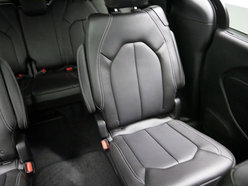 Thumbnail: 2026 Chrysler Pacifica - 32