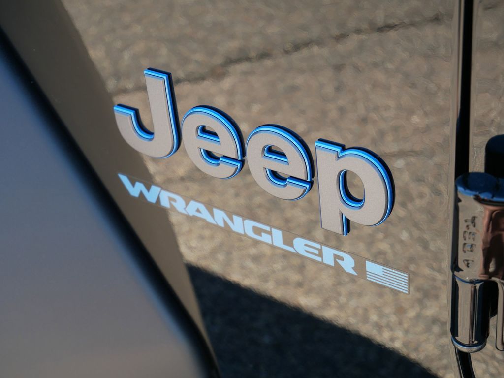 2025 Jeep Wrangler Sport 4xe 17
