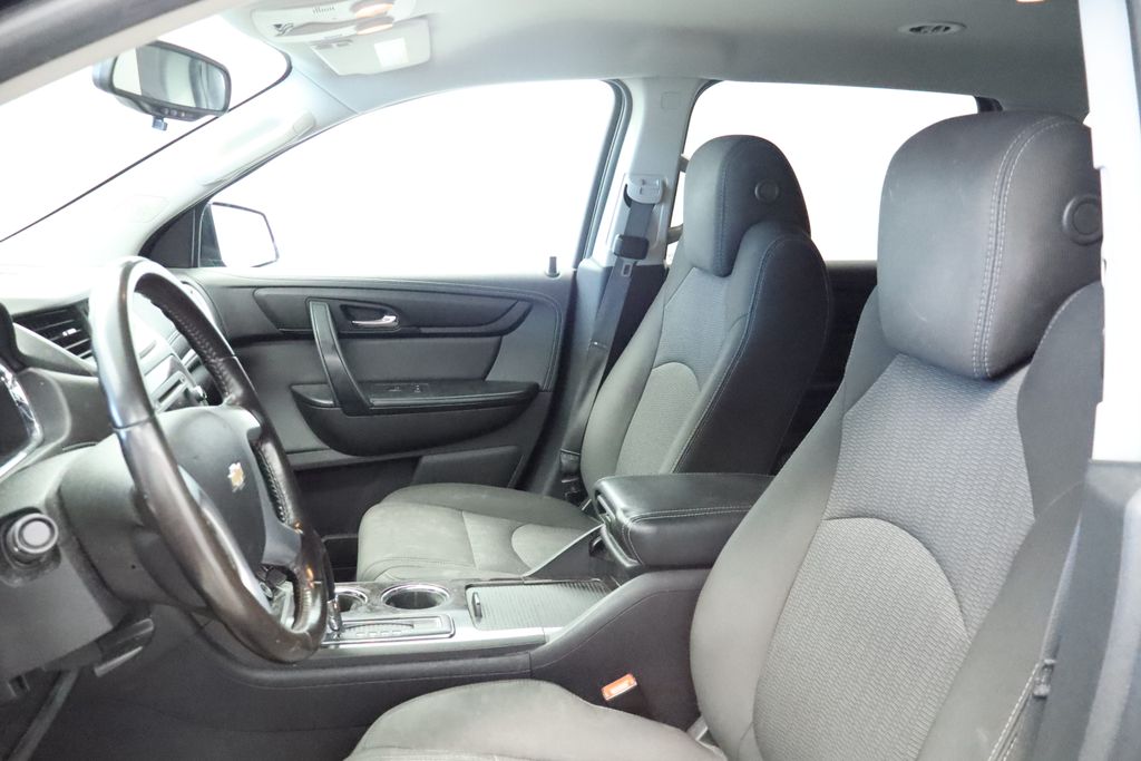 Thumbnail: 2017 Chevrolet Traverse - 24