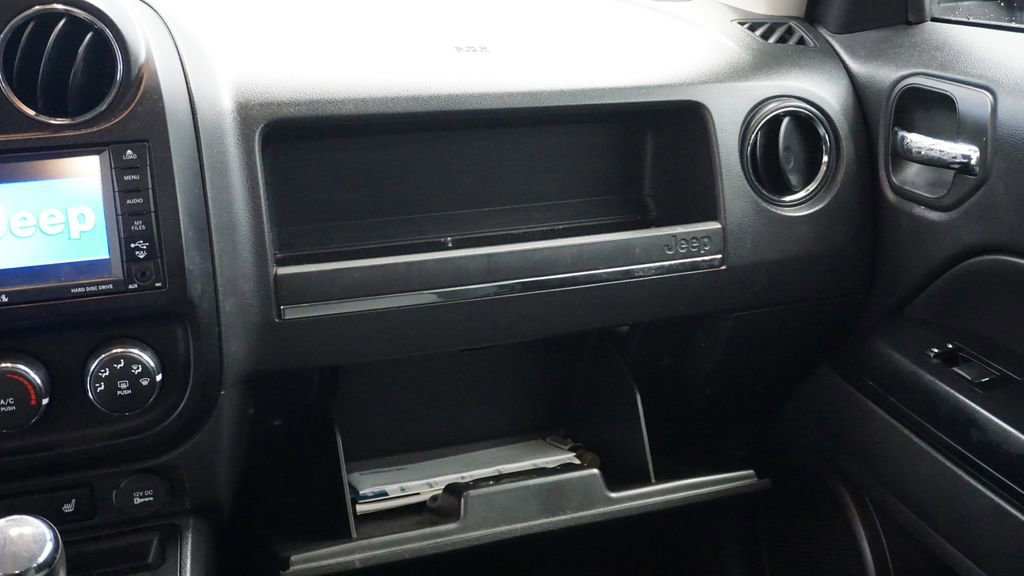 Thumbnail: 2012 Jeep Patriot - 23