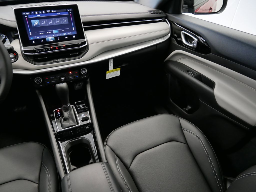 Thumbnail: 2025 Jeep Compass - 14