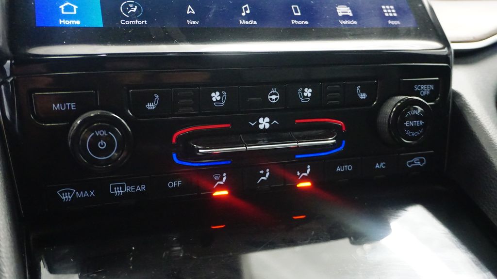 Thumbnail: 2022 Jeep Grand Cherokee - 28