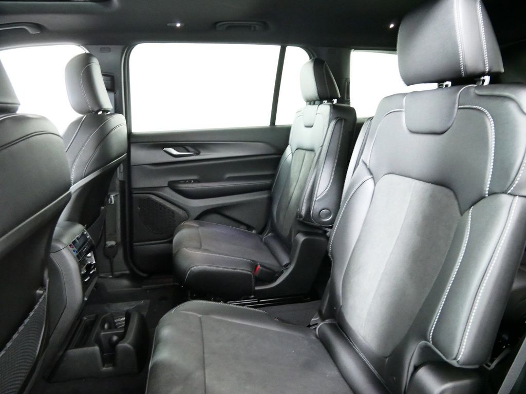 Thumbnail: 2025 Jeep Grand Cherokee L - 27