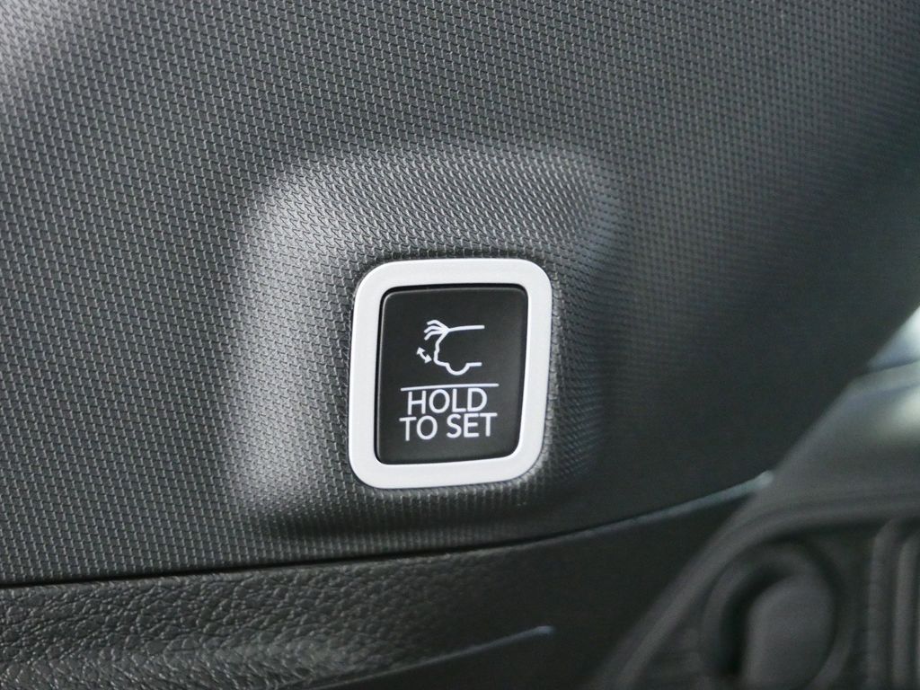 Thumbnail: 2024 Jeep Grand Cherokee - 30