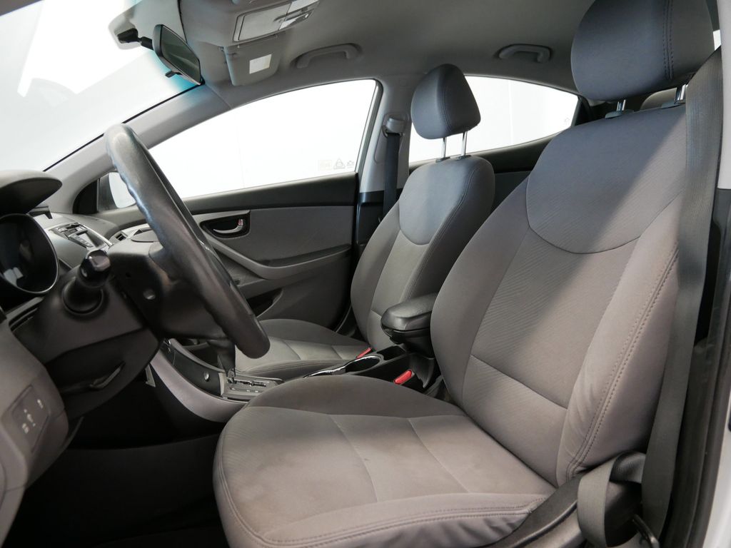 Thumbnail: 2013 Hyundai Elantra - 21