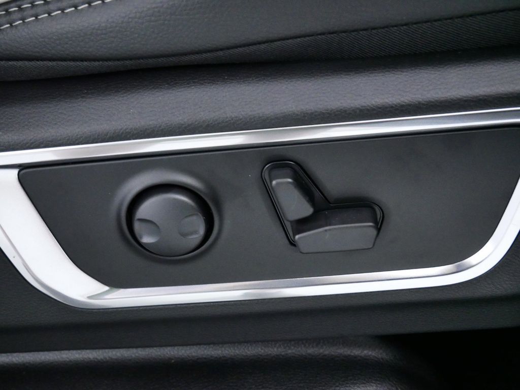 Thumbnail: 2025 RAM 1500 - 29