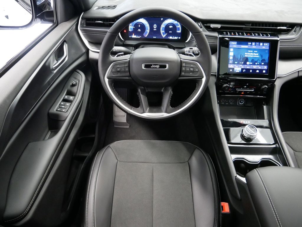 Thumbnail: 2025 Jeep Grand Cherokee L - 15