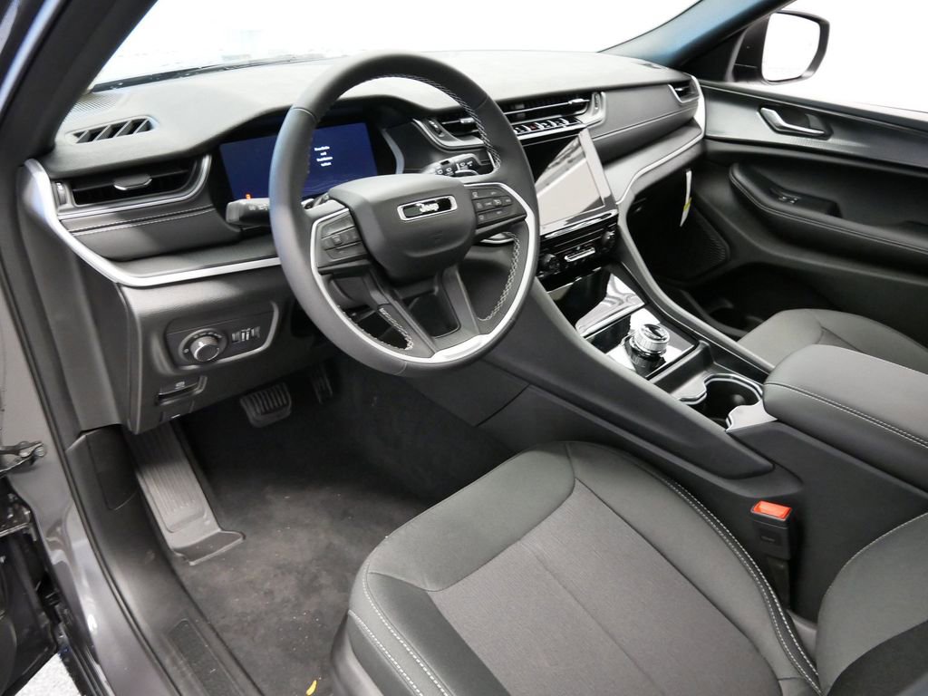 Thumbnail: 2025 Jeep Grand Cherokee L - 2