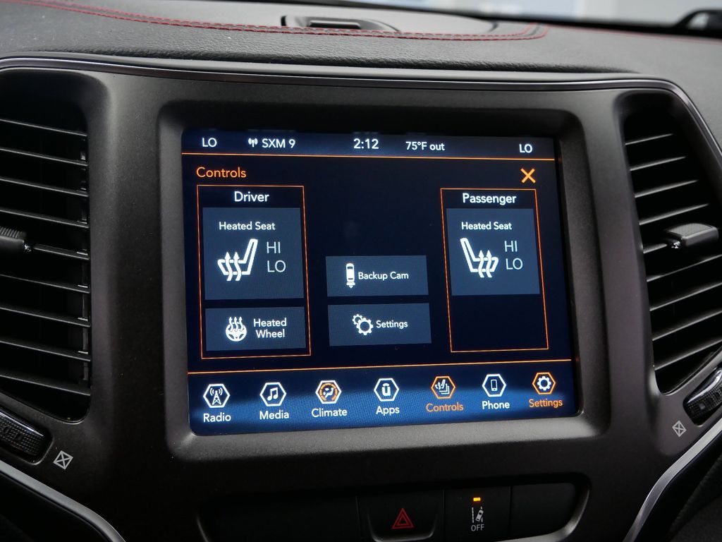 Thumbnail: 2022 Jeep Cherokee - 33