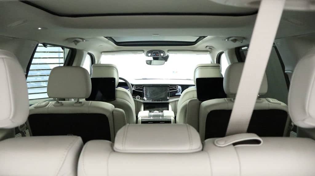 Thumbnail: 2022 Jeep Wagoneer - 24