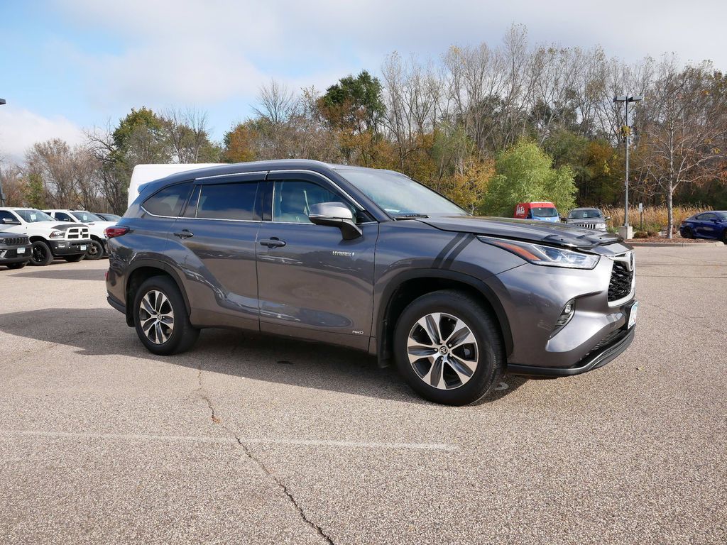 Thumbnail: 2020 Toyota Highlander - 9