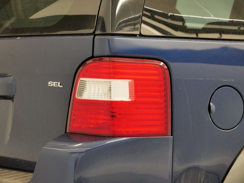 Thumbnail: 2005 Ford Freestyle - 17