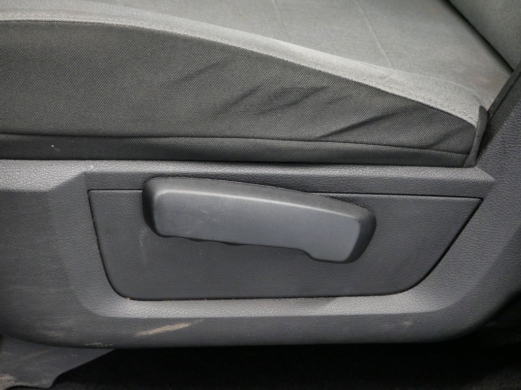 Thumbnail: 2021 RAM 1500 Classic - 4