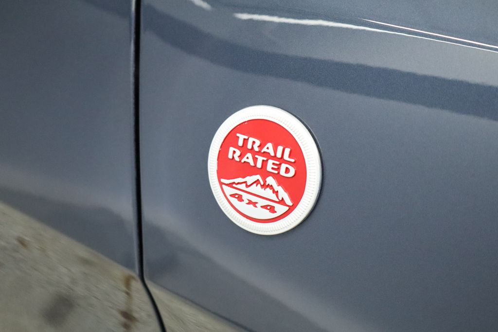 Thumbnail: 2021 Jeep Grand Cherokee - 19