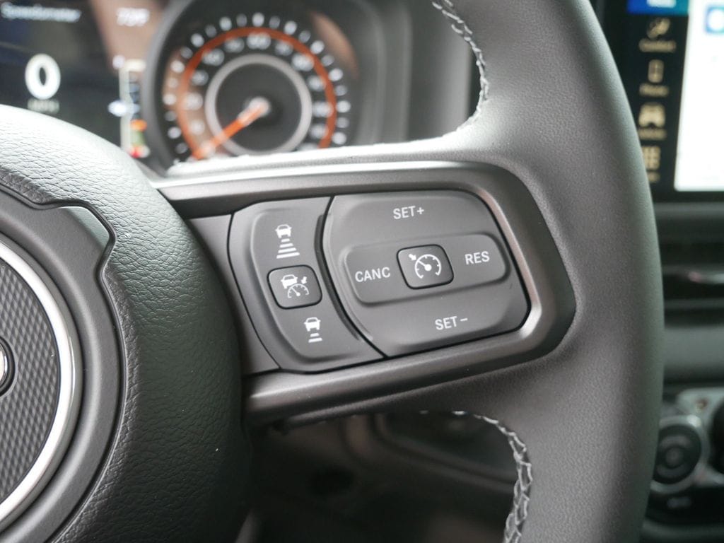 Thumbnail: 2025 Jeep Gladiator - 39