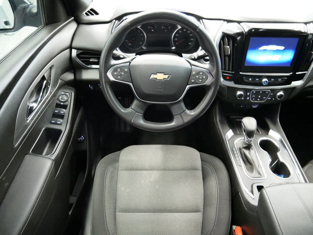 Thumbnail: 2022 Chevrolet Traverse - 25