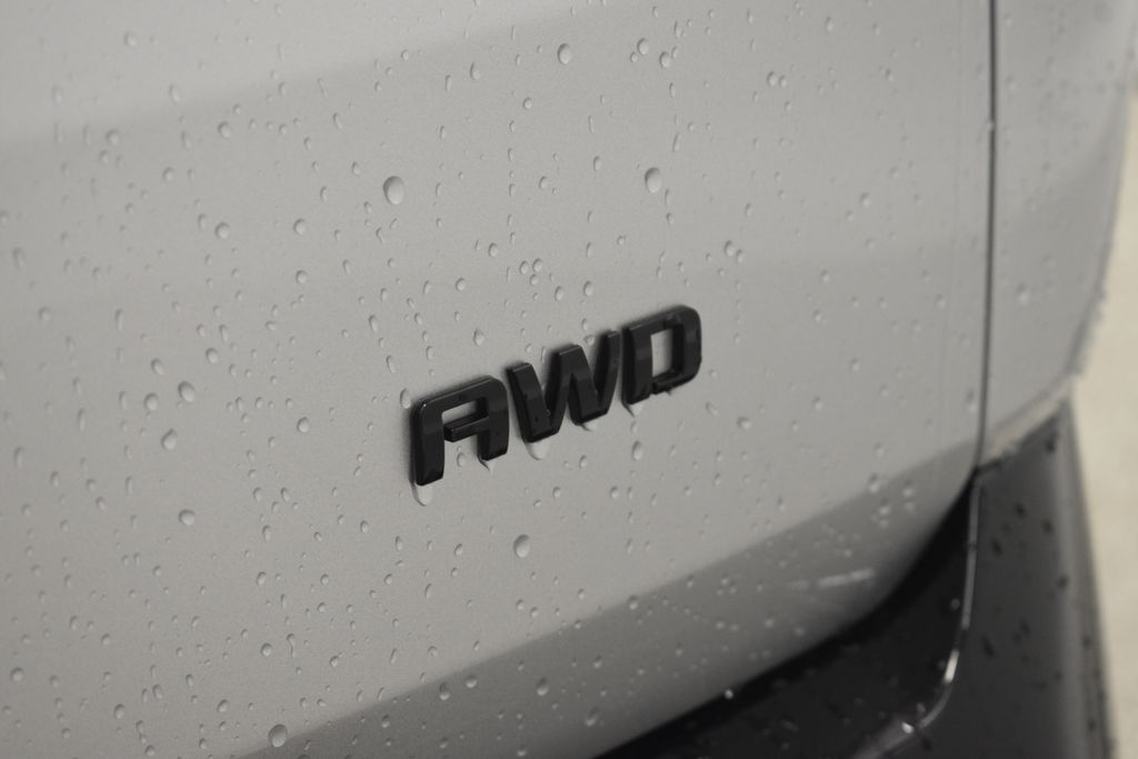 Thumbnail: 2018 Chevrolet Traverse - 16