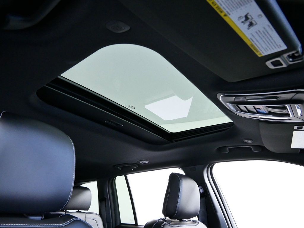 Thumbnail: 2024 Jeep Grand Cherokee - 23