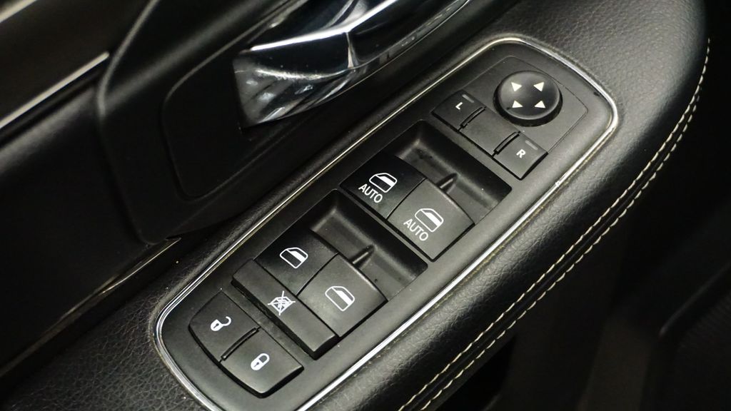 Thumbnail: 2017 RAM 1500 - 23