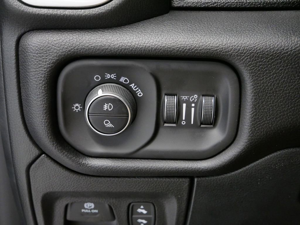 Thumbnail: 2026 RAM 1500 - 19