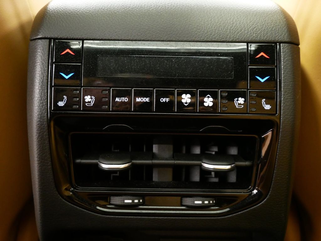 Thumbnail: 2023 Jeep Grand Cherokee - 33