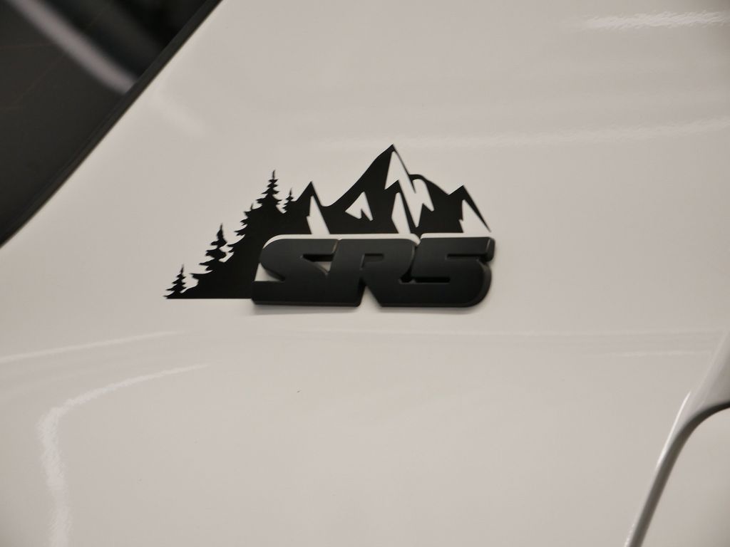 Thumbnail: 2020 Toyota 4Runner - 16