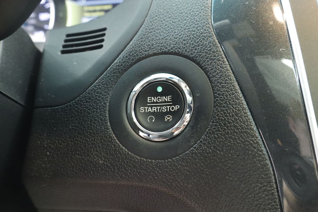 Thumbnail: 2016 Ford Explorer - 35