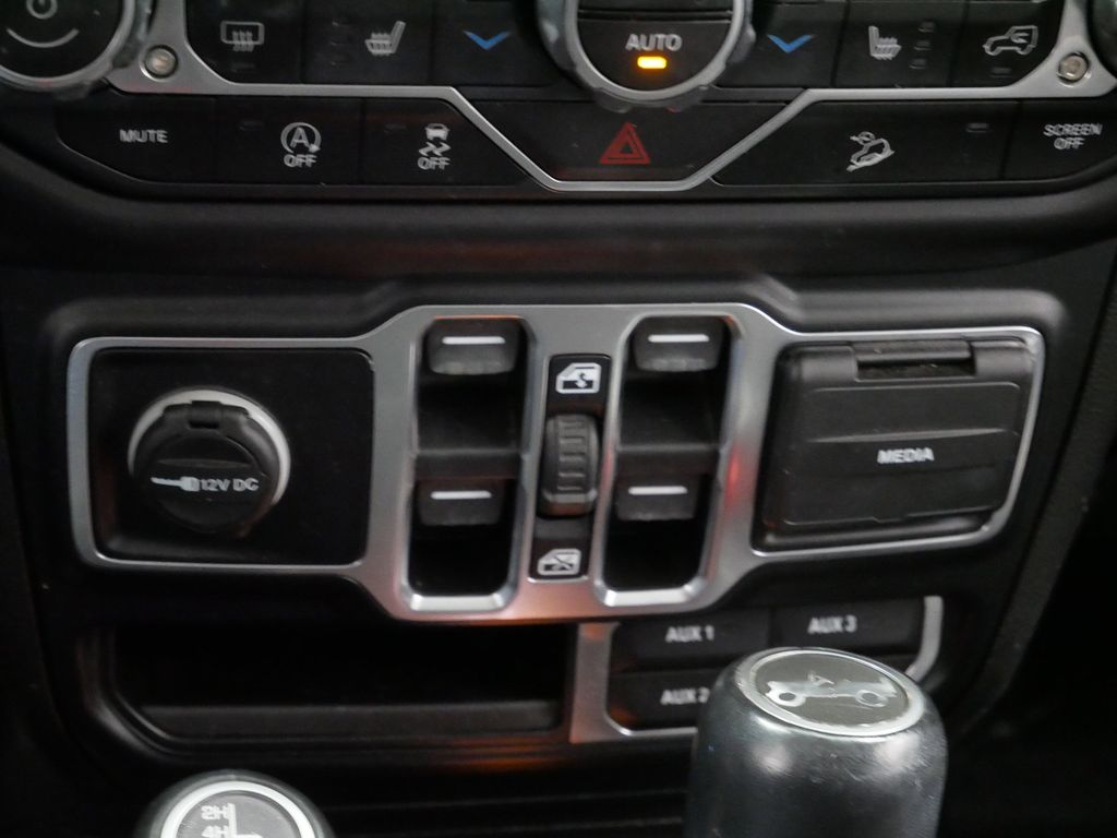 Thumbnail: 2020 Jeep Wrangler - 40