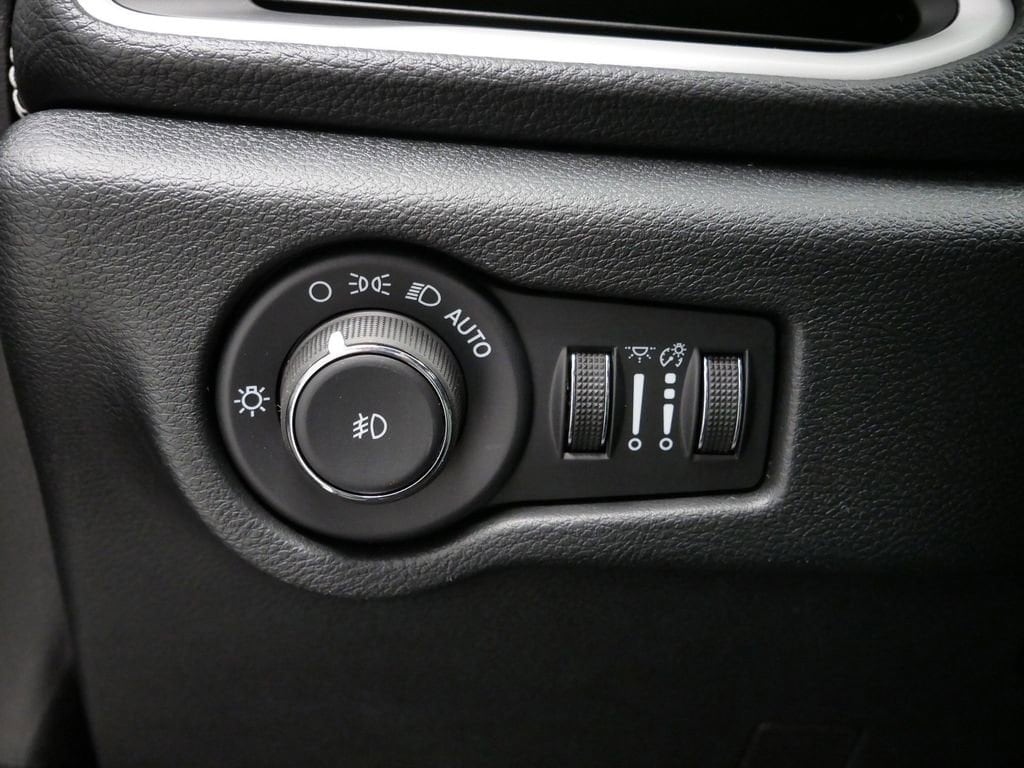 Thumbnail: 2026 Chrysler Pacifica - 33