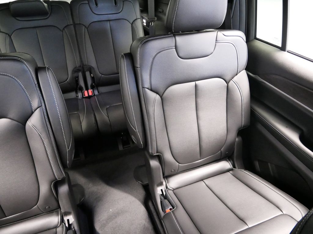 Thumbnail: 2025 Jeep Grand Cherokee L - 21