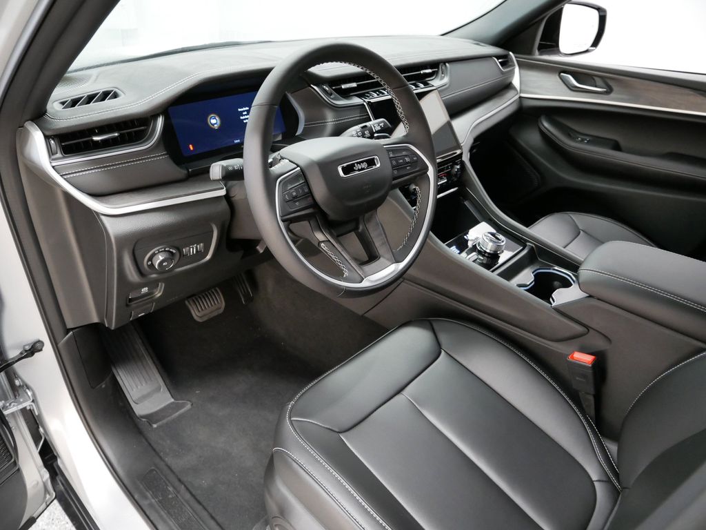 Thumbnail: 2025 Jeep Grand Cherokee - 2