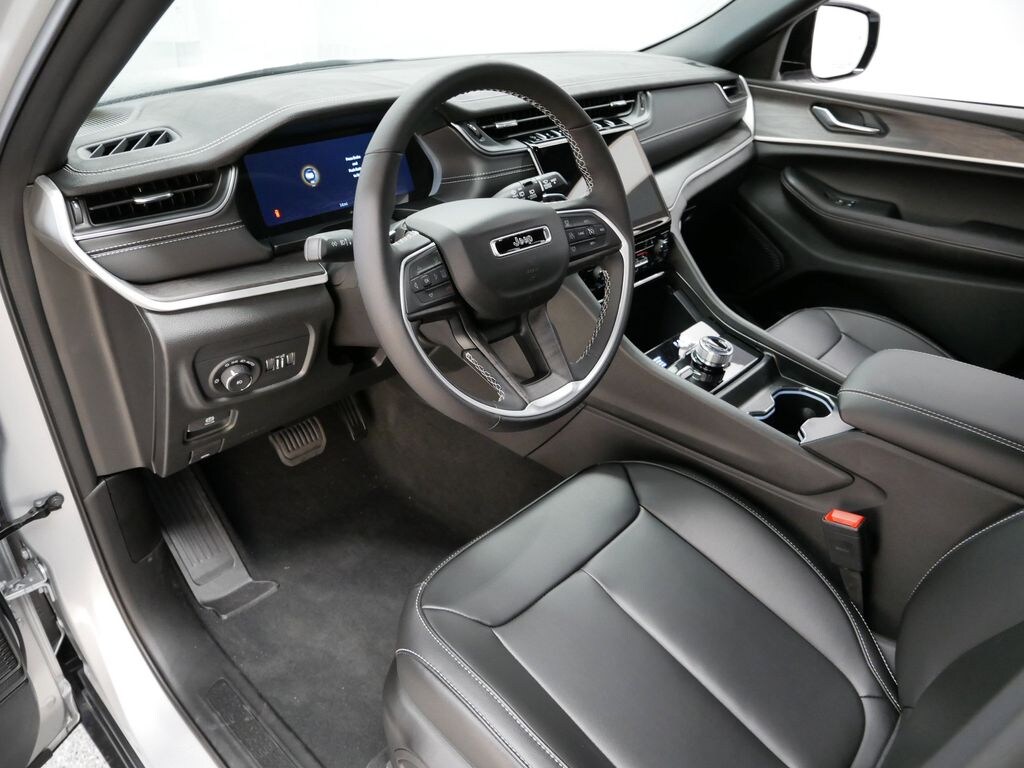 New 2025 Jeep Grand Cherokee Limited SUV