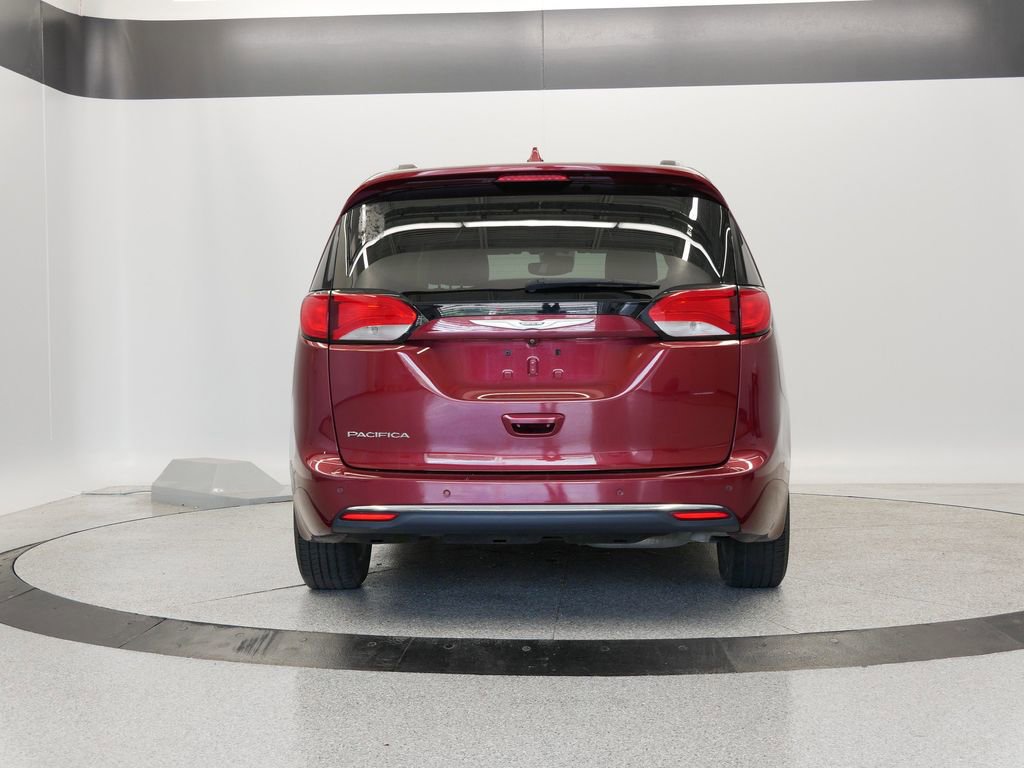 Thumbnail: 2019 Chrysler Pacifica - 4