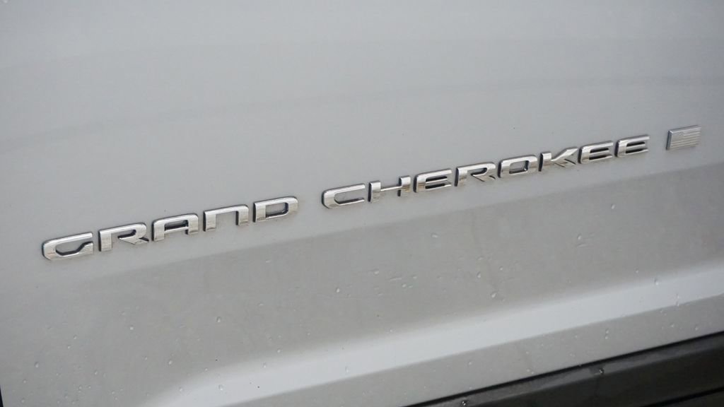 Thumbnail: 2022 Jeep Grand Cherokee - 14