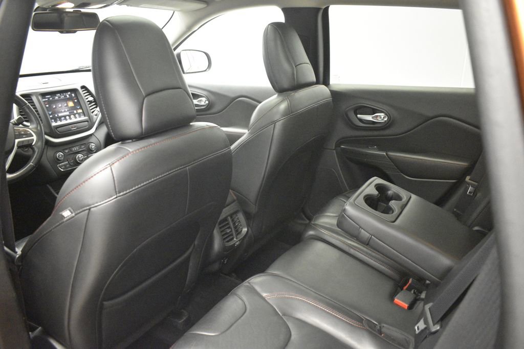 Thumbnail: 2016 Jeep Cherokee - 29