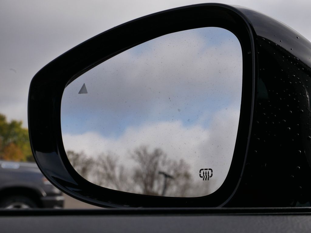 Thumbnail: 2026 Chrysler Pacifica - 23