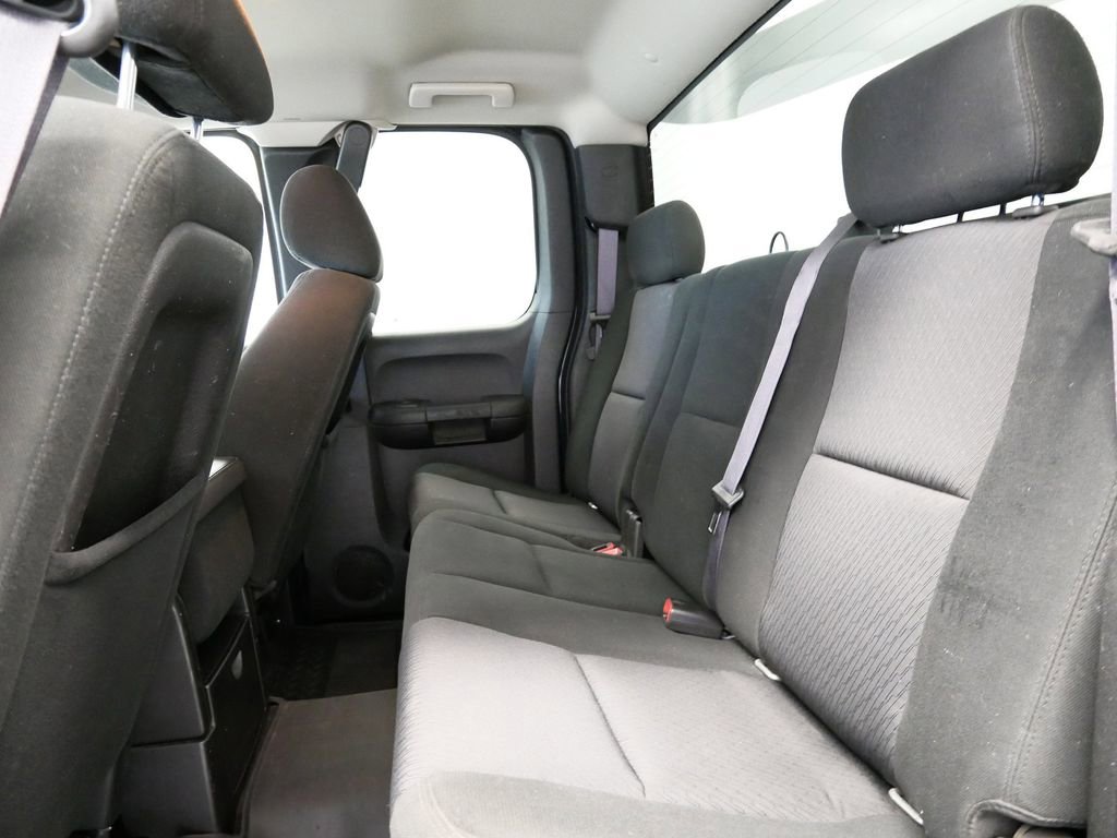Thumbnail: 2011 Chevrolet Silverado 1500 - 23