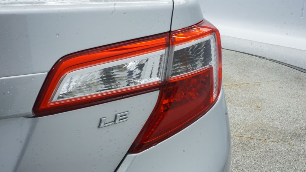 Thumbnail: 2013 Toyota Camry - 17