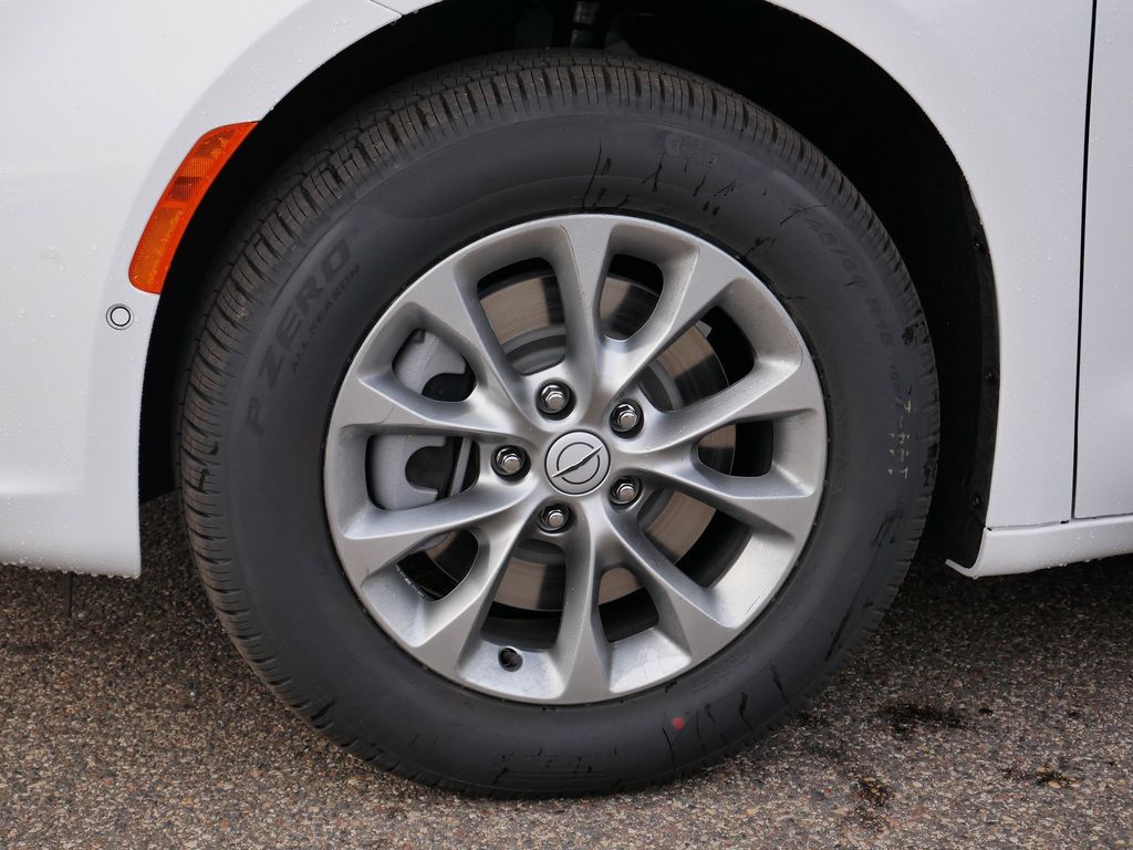 Thumbnail: 2026 Chrysler Pacifica - 51