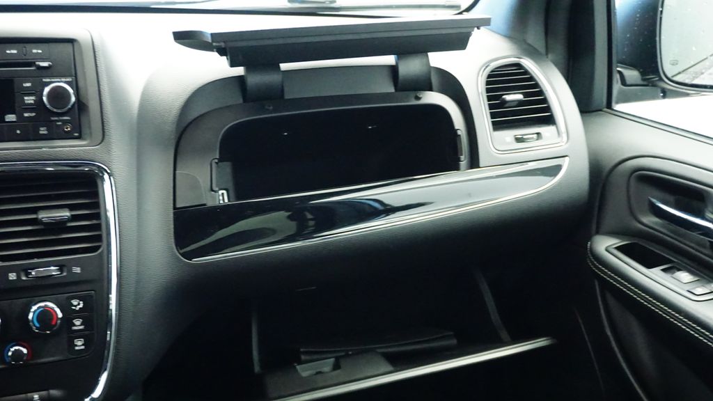 Thumbnail: 2014 Dodge Grand Caravan - 24