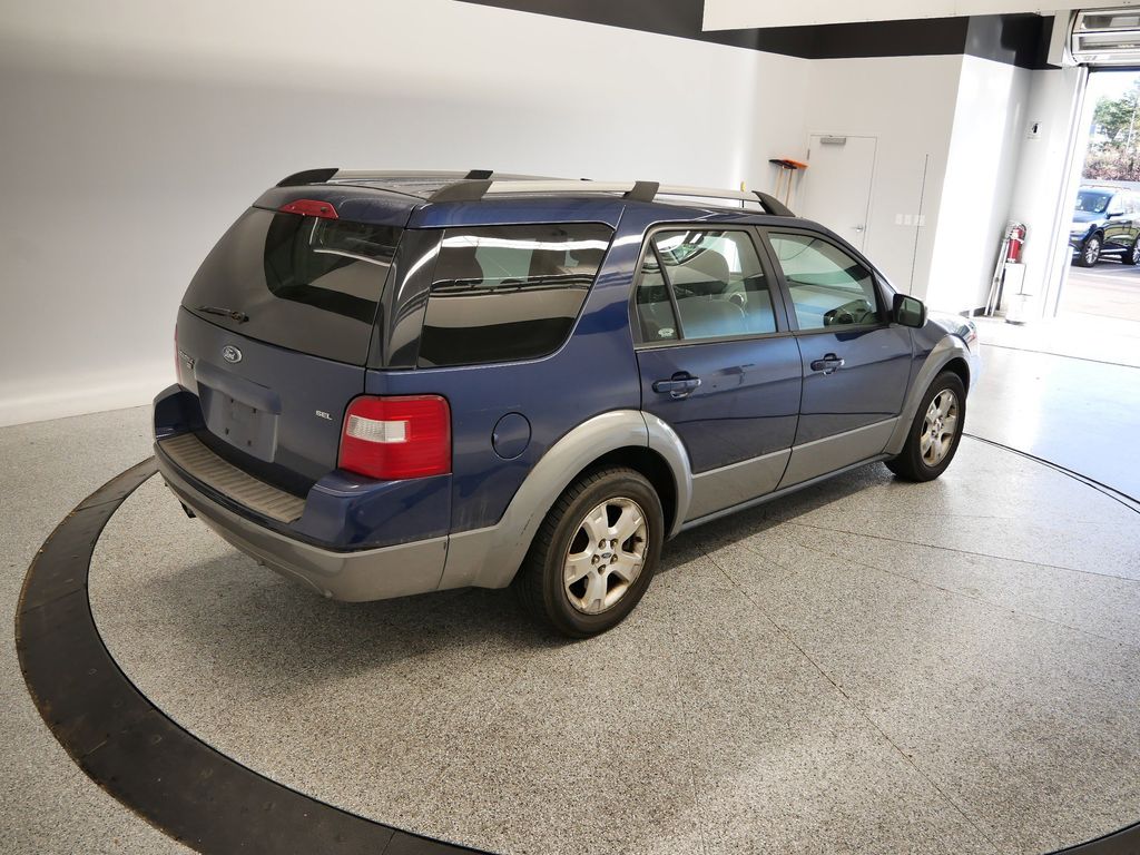 Thumbnail: 2005 Ford Freestyle - 16